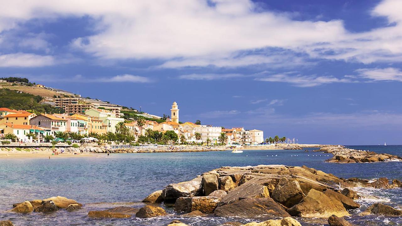 [POSTO AUTO GRATUITO] Relax a 30 metri dal mare Apartment Riva Ligure Bagian luar foto